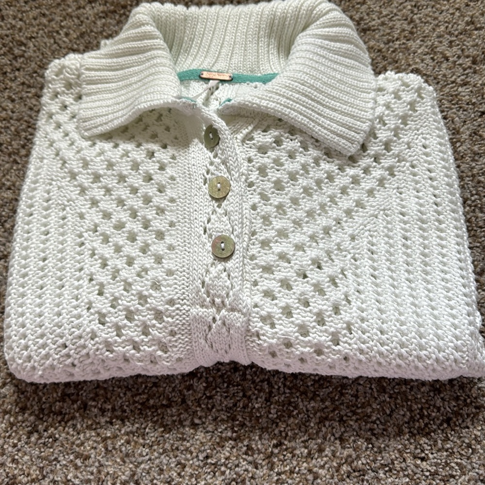 Free People winter white crop flowy sweater